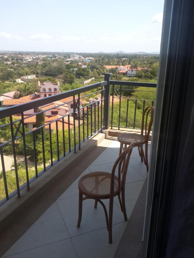 Shanzu Beach Apartment With Stunning Ocean View Mwakirunge Zewnętrze zdjęcie