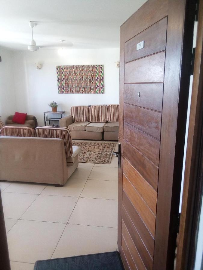 Shanzu Beach Apartment With Stunning Ocean View Mwakirunge Zewnętrze zdjęcie